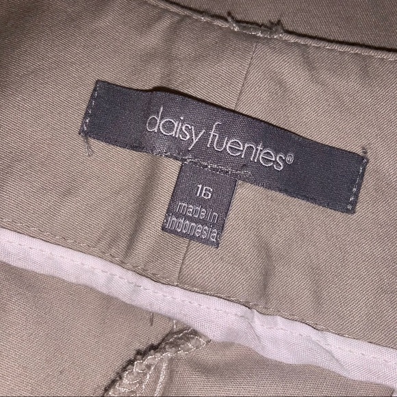 Daisy Fuentes sz:16 khaki pants NWT capri stretch - Picture 4 of 6